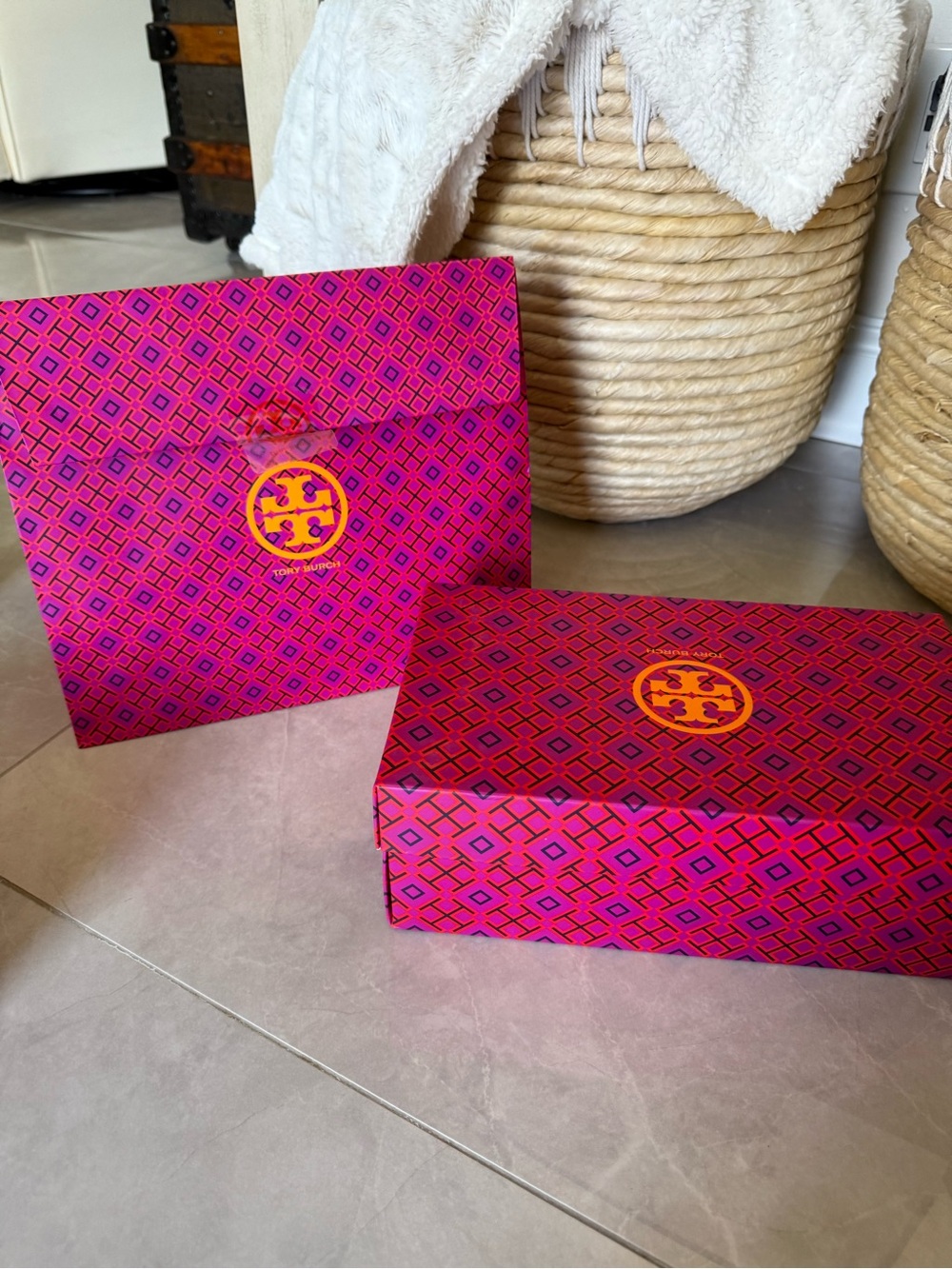 Tory Burch Brown Leather Pearl-Embellished T-Strap Sandals - Picture 7 of 7